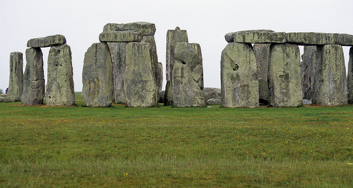 Äußerer Kreis aus Pfeilersteinen, die von Decksteinen überbrückt werden Stonehenge