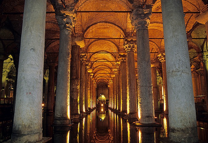 Istanbul Yerebatan-Zisterne Yerebatan-Zisterne (Cisterna Basilica)