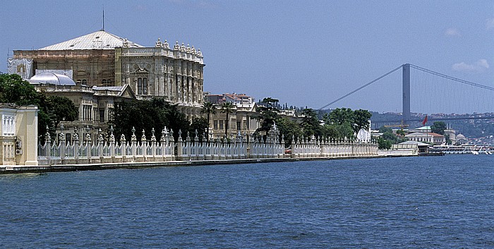 Istanbul Dolmabahçe-Palast, Bosporus, Bosporus-Brücke Bosporus-Brücke (Brücke der Märtyrer des 15. Juli)