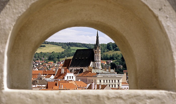 Krumau an der Moldau Schloss: Blick vom Schlossgarten: Altstadt mit der St.-Veits-Kirche