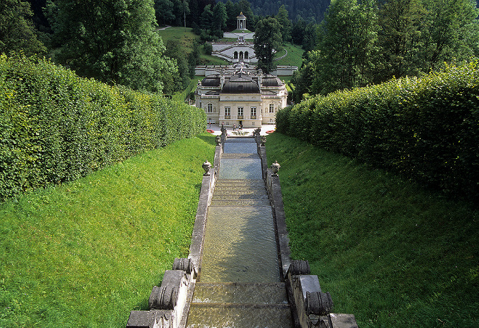 Linderhof Schlosspark (Kaskade), Schloss, Schlossgarten (Terassengärten, Venustempel)