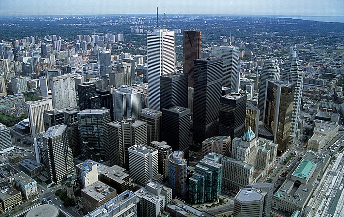Toronto Blick vom CN Tower: Financial District Brookfield Place Commerce Court Dominion Government Building Fairmont Royal York Hotel First Canadian Place Roy Thomson Hall Royal Bank Plaza Towers Scotia Bank Tower TD Centre Union Station