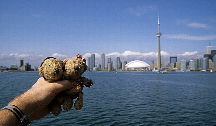 Toronto Inner Harbour: Teddy und Teddine CN Tower SkyDome