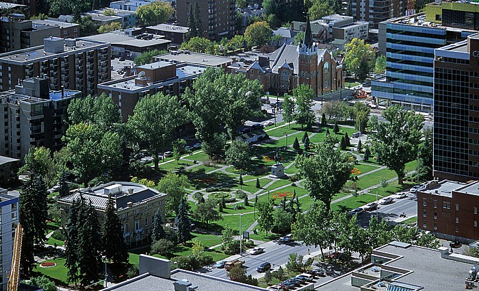 Blick aus dem Calgary Tower: Memorial Park mit Memorial Park Library Calgary