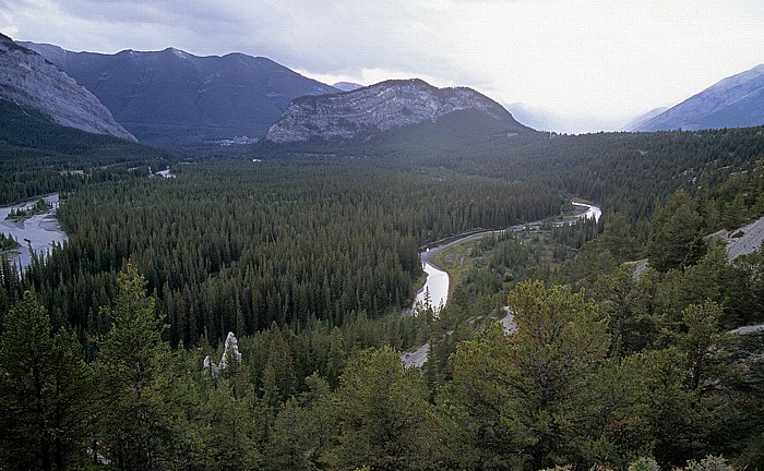 Banff National Park Bow Valley, Bow River Banff Springs Hotel Tunnel Mountain