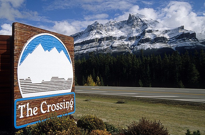 Banff National Park Icefields Parkway: Saskatchewan Crossing Saskatchewan River Crossing