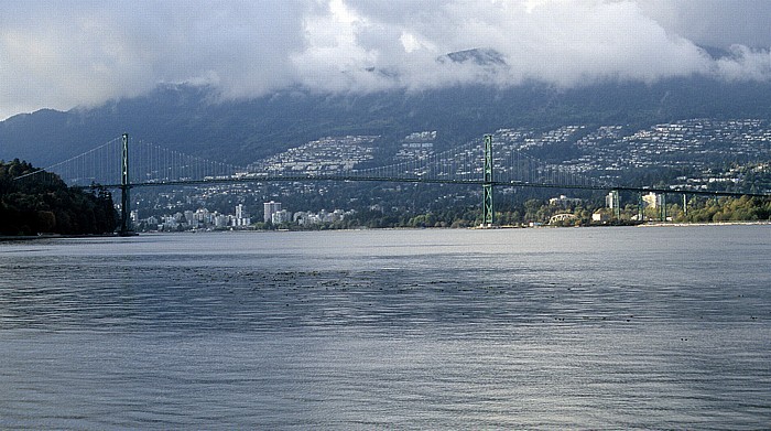 Vancouver Burrard Inlet: Lions' Gate Bridge West Vancouver