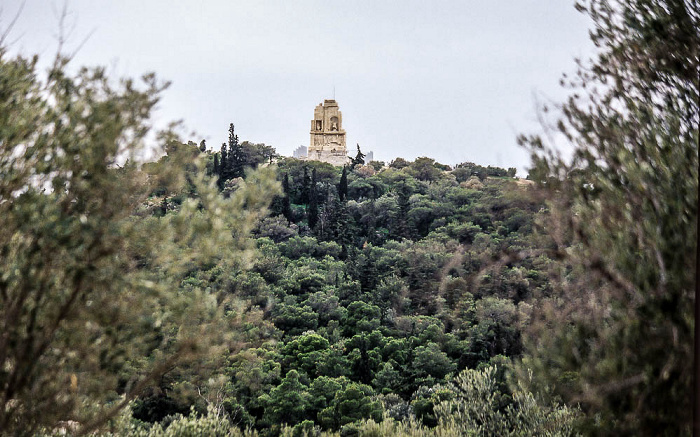 Athen Blick von der Akropolis: Musenhügel mit Philopapposdenkmal Ακρόπολη