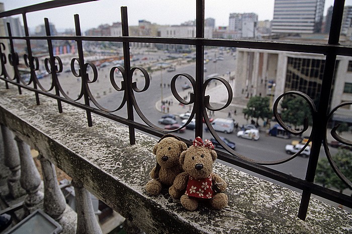 Tirana Uhrturm: Teddy und Teddine Skanderbeg-Platz