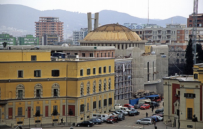 Blick vom Uhrturm: Auferstehungskathedrale Tirana