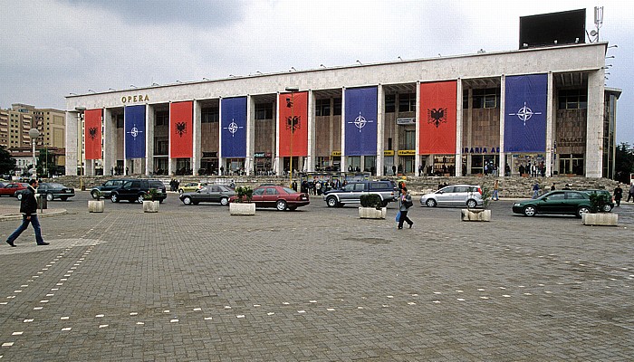 Tirana Kulturpalast, Skanderbeg-Platz