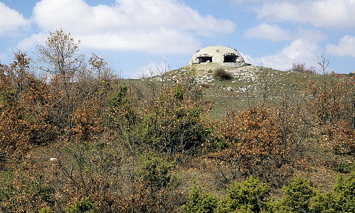 Albanien Zwischen Korça und Erseka: Bunker