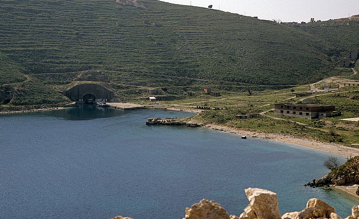 Bucht von Porto Palermo (Panormon): U-Boot-Station Albanische Riviera