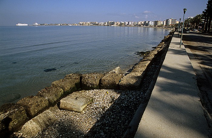 Bucht von Vlora (Adria), Strandpromenade