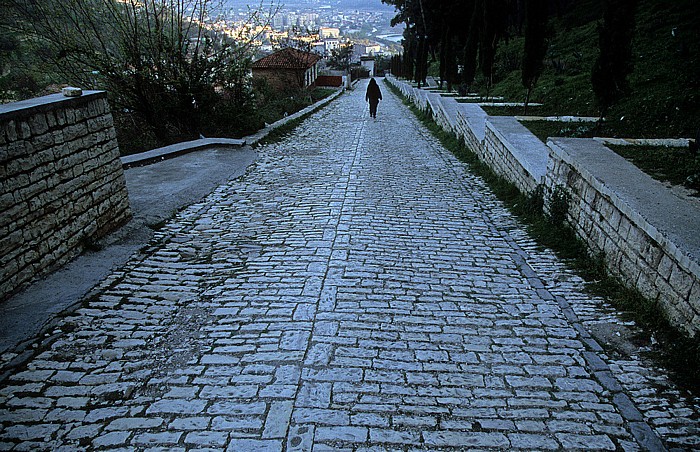 Berat Weg zur Burg (Kalaja)