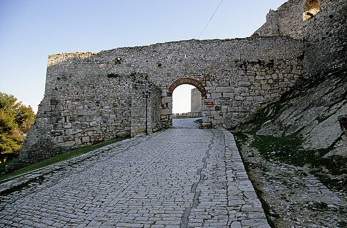 Burg (Kalaja): Haupttor Berat