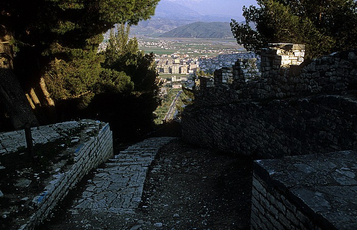 Blick von der Burg (Kalaja): Osum-Tal Berat