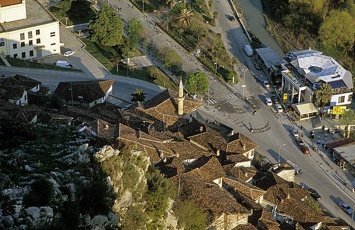 Blick von der Burg (Kalaja): Mangalem, Osum-Tal Berat