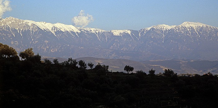 Blick von der Burg (Kalaja): Bergmassiv Tomorr Berat