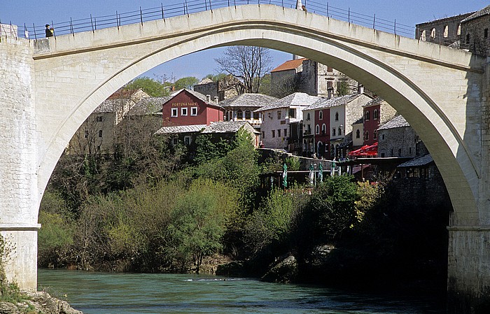 Mostar Alte Brücke (Stari most) über der Neretva