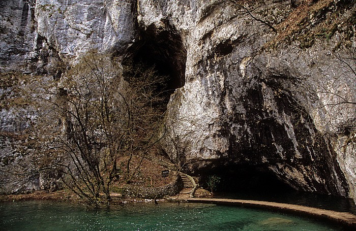Nationalpark Plitvicer Seen Höhle am Kaluderovac