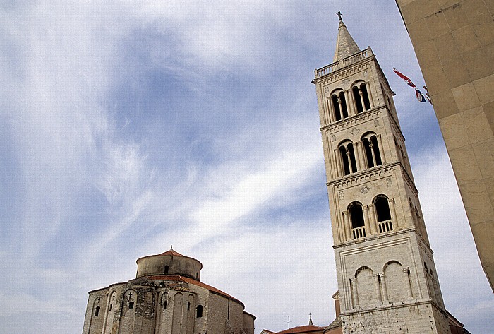 Altstadt: St. Anastasia (Sveti Stosija) (rechts) und St. Donatus (Sveti Donat) Zadar