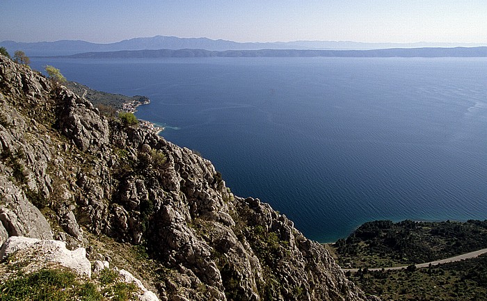 Dalmatien Makarska Riviera, Adria mit der Insel Hvar (vorne) und der Halbinsel Peljesac
