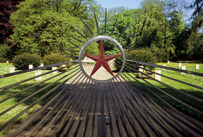 Park an der Ilm: Ehrendfriedhof der Roten Armee Weimar