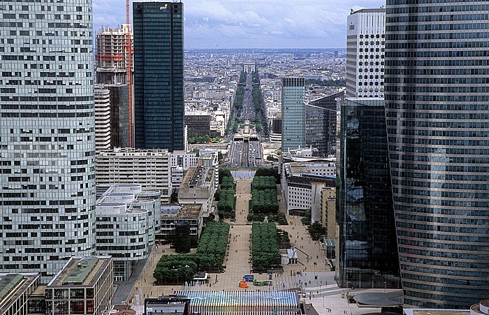Blick von Grande Arche (La Grande Arche de la Fraternité): La Défense Paris