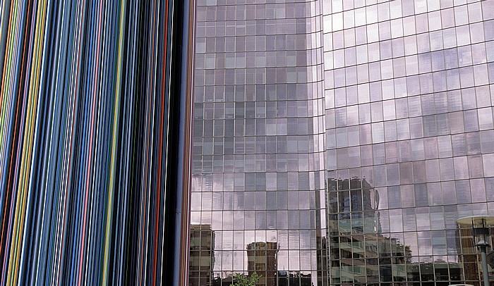 Paris La Défense: Cheminée d'aération (von Raymond Moretti)