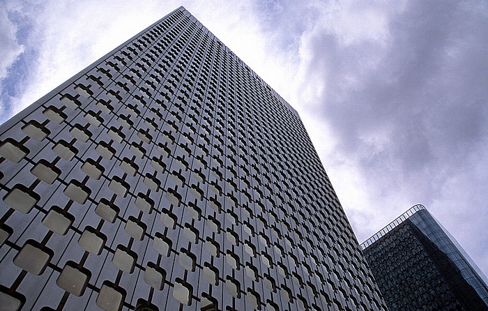 La Défense: Tour Ariane Paris