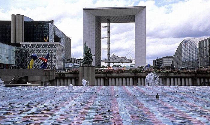 La Défense: La Fontaine de l'Esplanade, Statue La Défense de Paris, Grande Arche Centre Commercial Les Quatre Temps CNIT