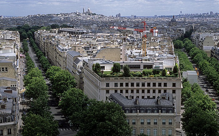 Paris Blick vom Arc de Triomphe: Avenue Hoche (links) und Avenue de Friedland Basilique du Sacré-Coeur Église Saint-Augustin Montmartre