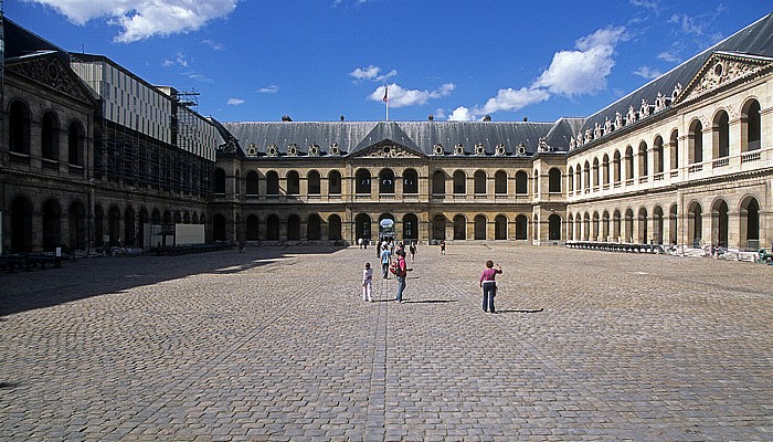 Hôtel des Invalides: Cour d’Honneur (Ehrenhof) Paris