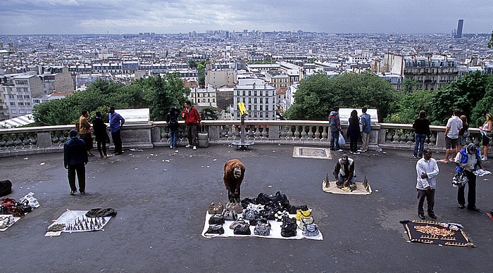 Paris Square Louise-Michel - Blick von Montmartre Tour Montparnasse