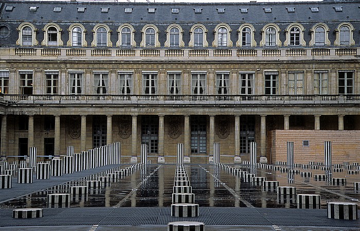 Palais Royal: Ehrenhof (Säulen von Daniel Buren) Paris