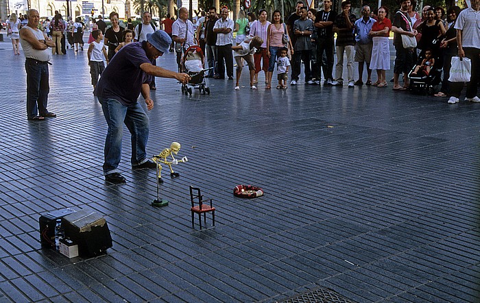 Barcelona La Rambla (Rambla de Santa Mònica): Straßenkünstler