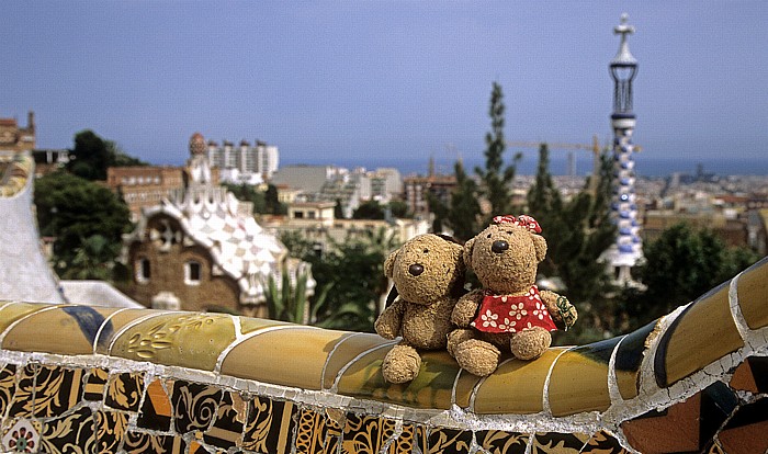 Barcelona Parc Güell: Teddy und Teddine auf der Schlangenbank