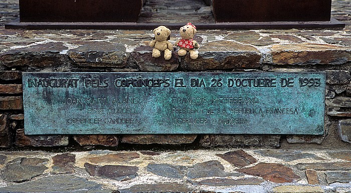 Andorra la Vella Vorplatz des Casa de la Vall: Teddy und Teddine