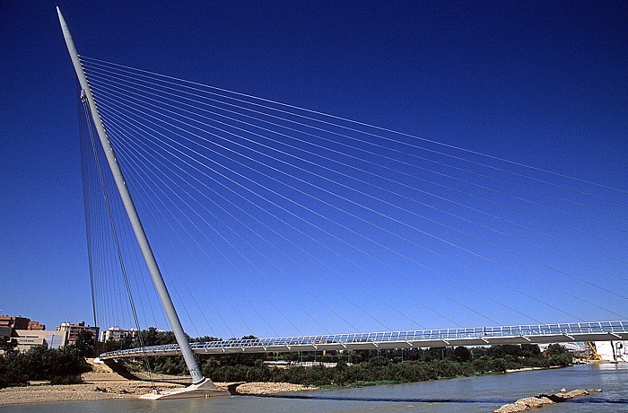 Saragossa Pasarela del Voluntariado über den Ebro