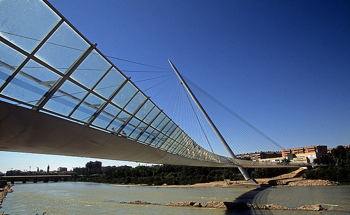 Saragossa Pasarela del Voluntariado über den Ebro