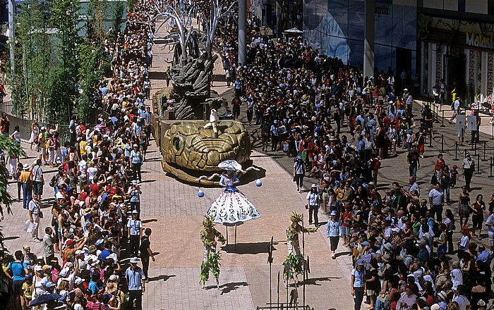 EXPO Zaragoza 2008: Das Erwachen der Schlange des Cirque du Soleil Saragossa