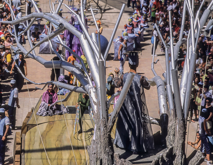 EXPO Zaragoza 2008: Das Erwachen der Schlange des Cirque du Soleil Saragossa