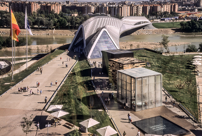 Saragossa EXPO Zaragoza 2008: Blick aus der Seilbahn: Brücken-Pavillon (Pabellón Puente) über den Ebro