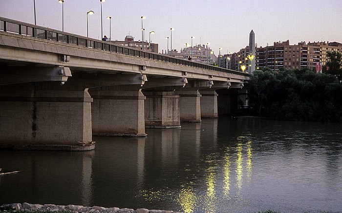 Saragossa Puente de la Almozara über den Ebro Plaza Europa