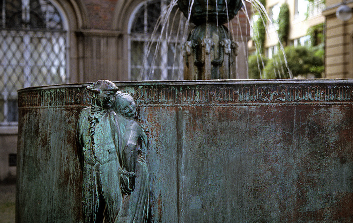 Altstadt: Gülichplatz: Fastnachtsbrunnen Köln