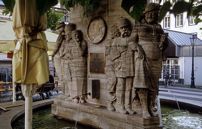 Altstadt: Ostermannbrunnen auf dem Ostermannplatz Köln