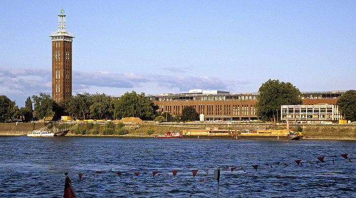 Köln Rhein, Rheinhallen (bis 2005 koelnmesse, ab 2009 RTL) Messeturm