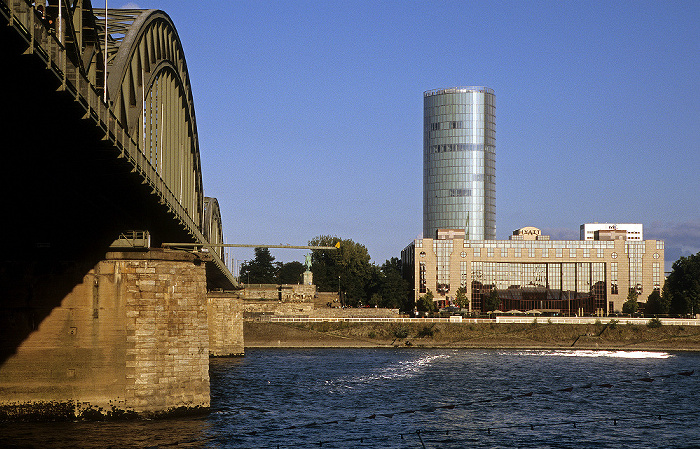 Hohenzollernbrücke, Rhein, Hyatt Regency Hotel, KölnTriangle Köln