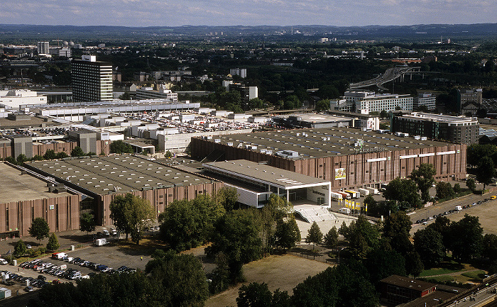 Blick vom KölnTriangle: koelnmesse Köln